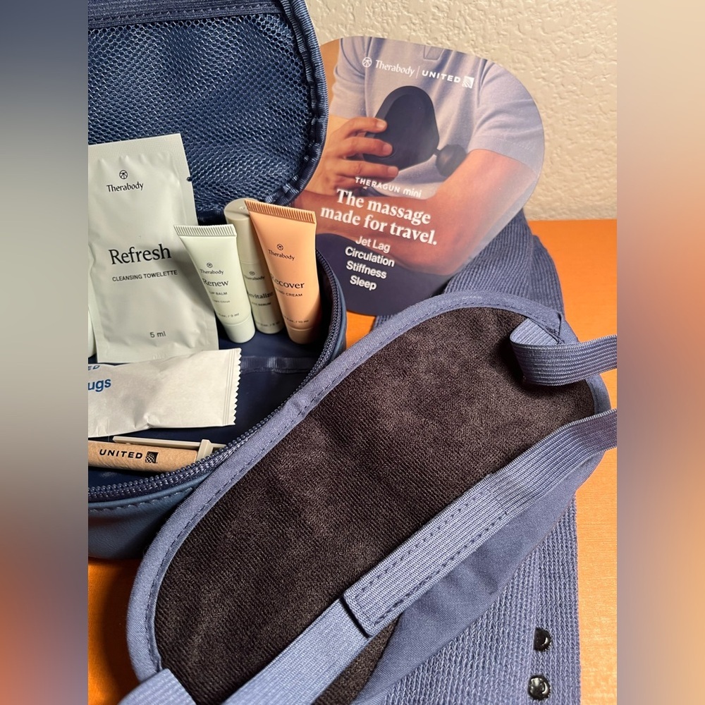 Therabody Travel Massage Kit in Blue collab with united Airlines ✈️✈️✈️✈️✈️ - Picture 3 of 8